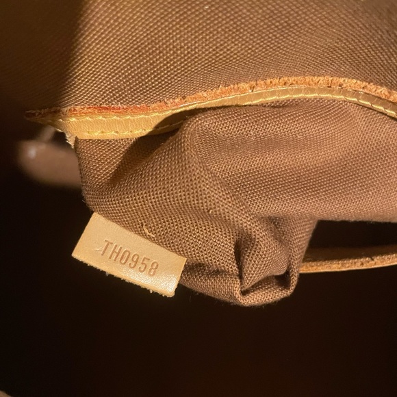 Louis Vitton Alma bag for sale, AUTHENTIC - Picture 3 of 3